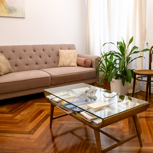 Sala de tratamientos de Clínica Pujol y Plaza en Chamberí, Madrid