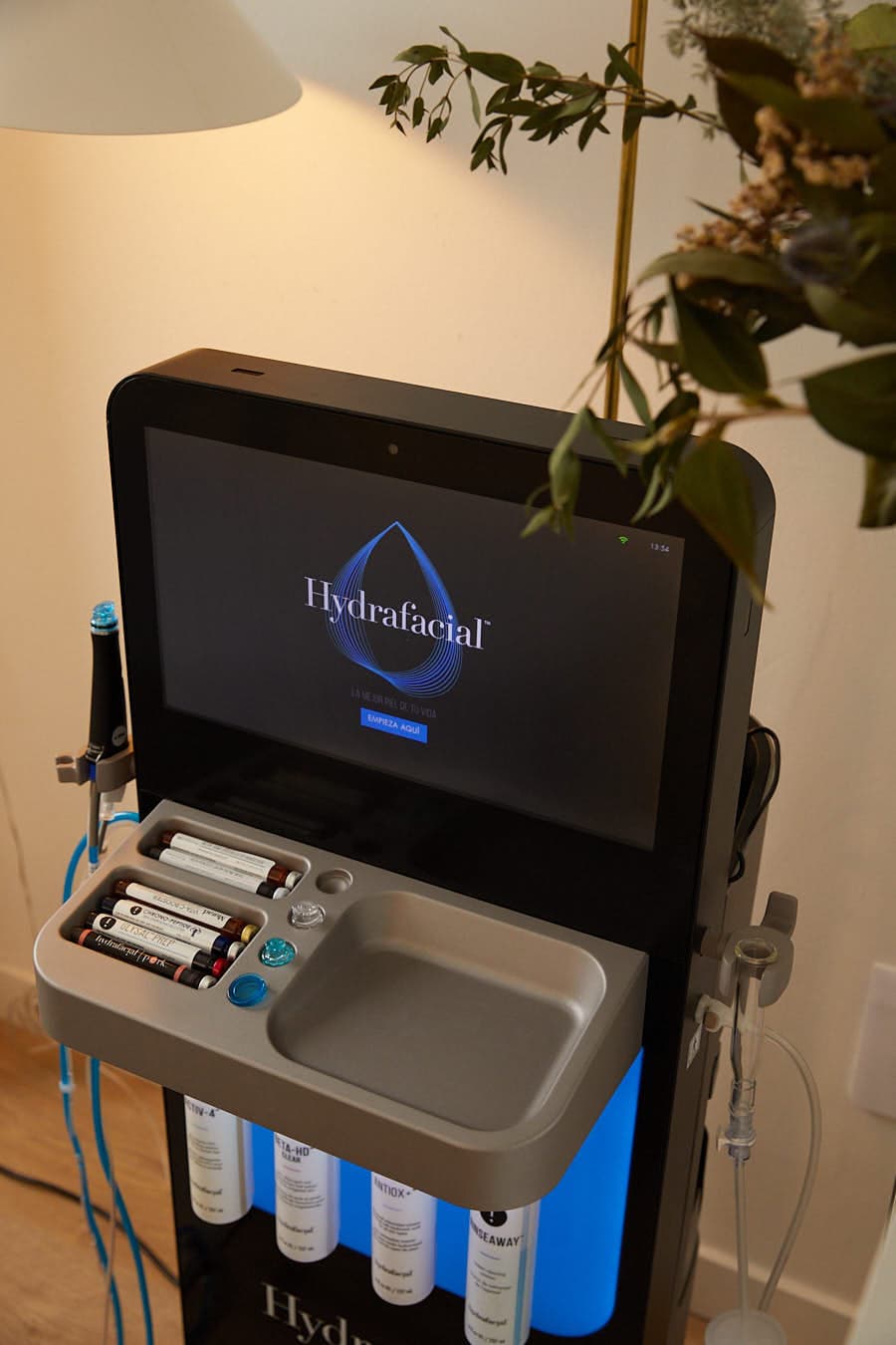 Cabina Hydrafacial® en la consulta de Clínica Pujol y Plaza, Calle Zurbano 80, Chamberí, Madrid